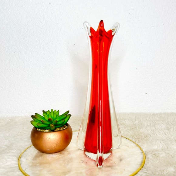 Vintage Funky Red Glass Vase - Picture 4 of 6